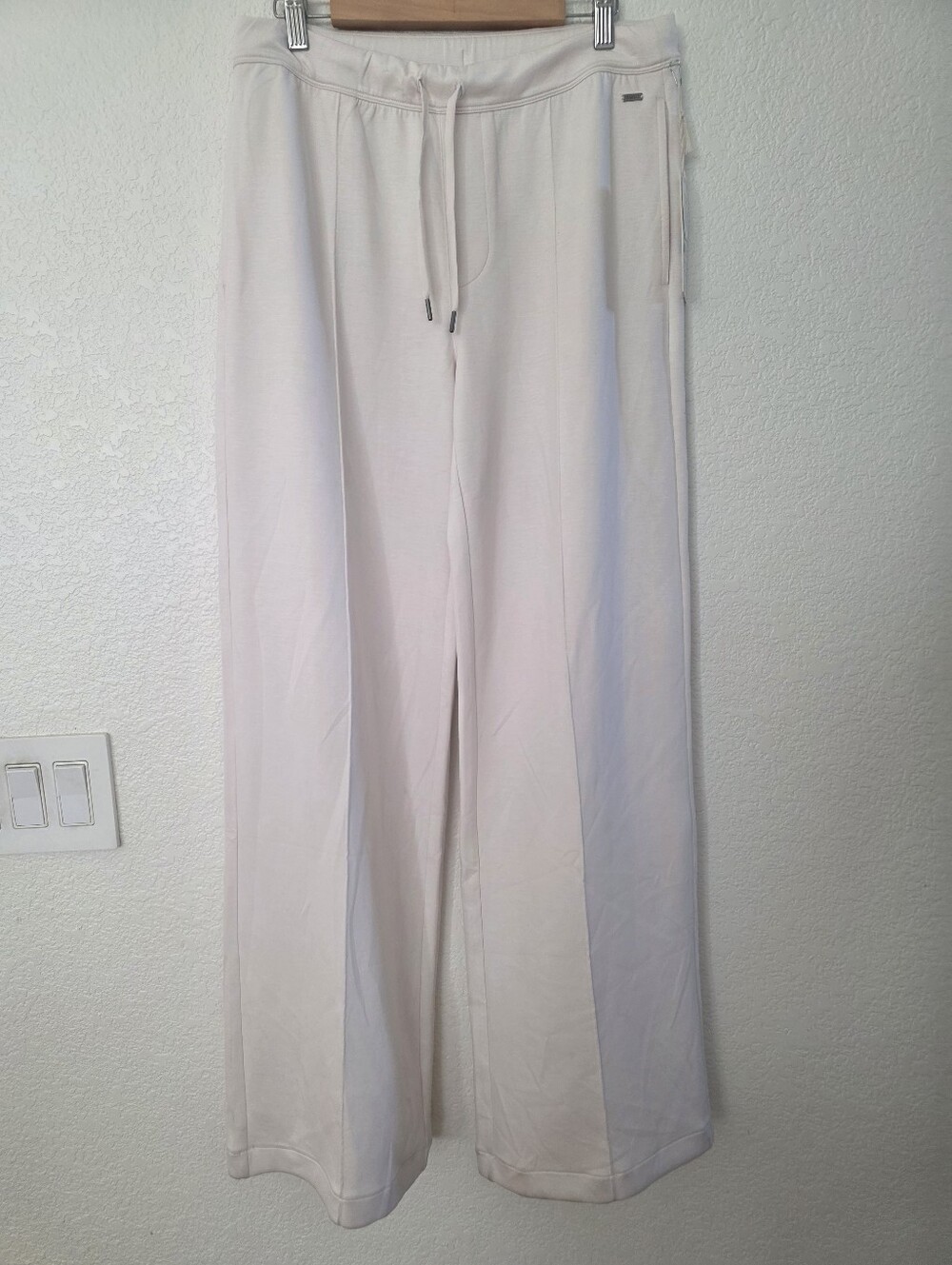 Vuori Compose Wideleg Pants Marshmallow Small NEW NWT - Picture 5 of 8